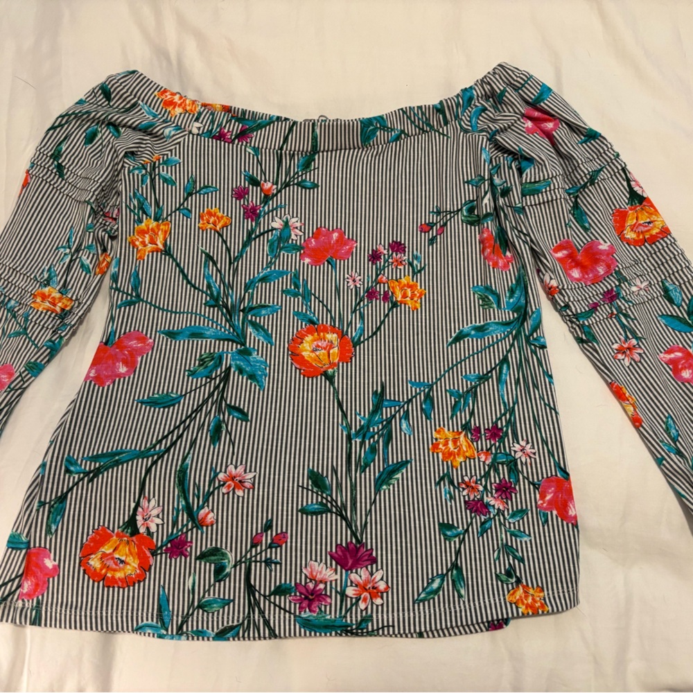 Daniel Rainn - Off the Shoulder Design